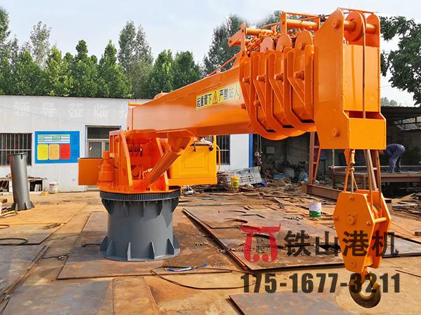 江西新余甲板起重機(jī)廠家船用起重機(jī)如何進(jìn)行裝卸貨物？